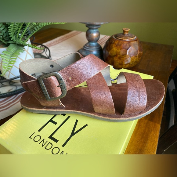 EUC Fly London Bian Brown Leather Sandals - Picture 6 of 8